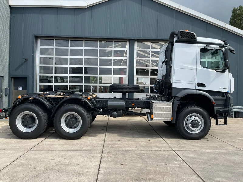Uus Sadulveok Mercedes-Benz Arocs 4058 AS 6x6 Tractor Head 180T Push Pull (Pre order): pilt 6