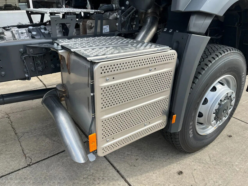 Uus Sadulveok Mercedes-Benz Arocs 4058 AS 6x6 Tractor Head 180T Push Pull euro3 (Pre order): pilt 19