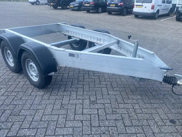 Diversen Bolle . 2 asser aanhangwagen voor kogelkoppeling 3500 kg - Šassii järelhaagis: pilt 4 Diversen Bolle . 2 asser aanhangwagen voor kogelkoppeling 3500 kg - Šassii järelhaagis: pilt 4