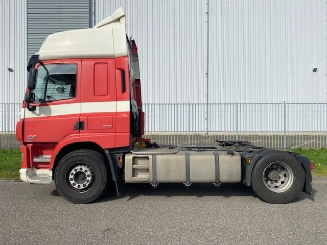 DAF CF 370 spacecab skylights - Sadulveok: pilt 4 DAF CF 370 spacecab skylights - Sadulveok: pilt 4