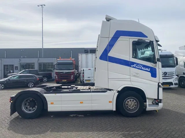 Volvo FH 13.460 XL cabine, euro 6 , full spoilered, smart tacho , new clutch ,beauty..... - Sadulveok: pilt 3 Volvo FH 13.460 XL cabine, euro 6 , full spoilered, smart tacho , new clutch ,beauty..... - Sadulveok: pilt 3