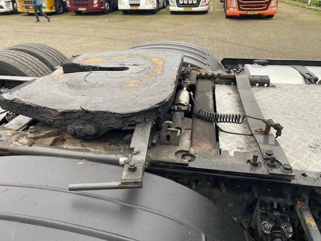 Volvo FH 16 6x2 sleepas trekker ,DL ,750 pk, XL cabine , schuifschotel . - Sadulveok: pilt 5 Volvo FH 16 6x2 sleepas trekker ,DL ,750 pk, XL cabine , schuifschotel . - Sadulveok: pilt 5