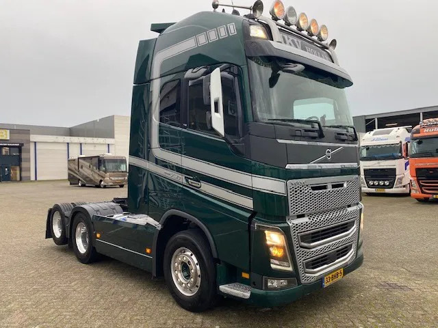 Volvo FH 16 6x2 sleepas trekker ,DL ,750 pk, XL cabine , schuifschotel . - Sadulveok: pilt 2 Volvo FH 16 6x2 sleepas trekker ,DL ,750 pk, XL cabine , schuifschotel . - Sadulveok: pilt 2