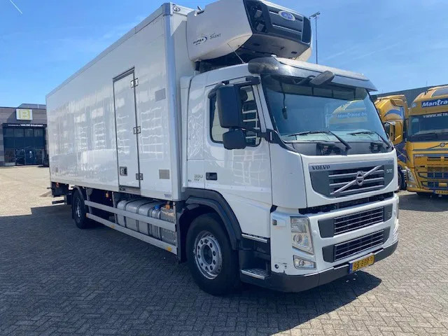 Volvo FM 330 EEV koelvriesbak , 760 lang, 2 comp, carrier koeler, D"hollandia klep - Külmutiga veoauto: pilt 2 Volvo FM 330 EEV koelvriesbak , 760 lang, 2 comp, carrier koeler, D"hollandia klep - Külmutiga veoauto: pilt 2