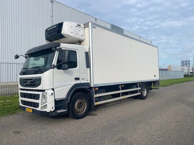 Volvo FM 330 koel vries 2 temperaturen ,CARRIER,met tussenwand, zijdeur en laadklep - Külmutiga veoauto: pilt 1 Volvo FM 330 koel vries 2 temperaturen ,CARRIER,met tussenwand, zijdeur en laadklep - Külmutiga veoauto: pilt 1