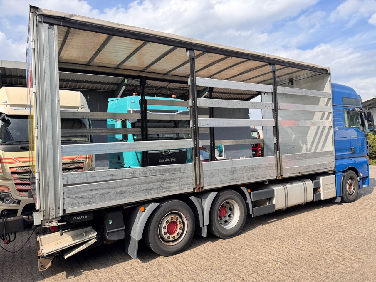 MAN 26.500 TGX+Anh LBW Euro6 Lift/Lenkachse - Tent veoauto: pilt 5 MAN 26.500 TGX+Anh LBW Euro6 Lift/Lenkachse - Tent veoauto: pilt 5
