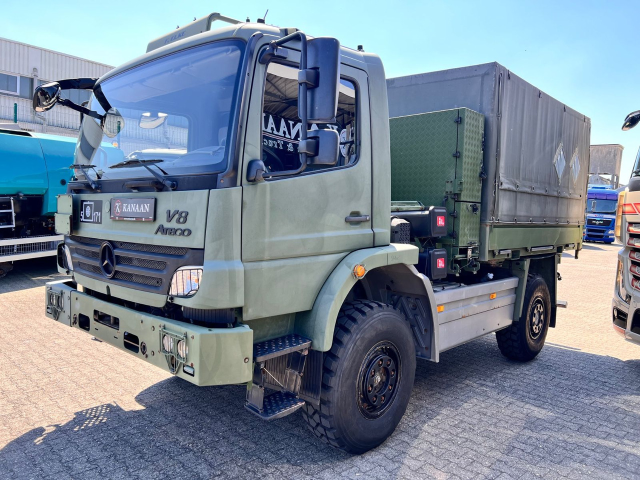 Mercedes-Benz 1018 Atego 4x4 Allrad Miltär Camper Expedition - Konteinerveduk/ Tõstukiga veoauto: pilt 3 Mercedes-Benz 1018 Atego 4x4 Allrad Miltär Camper Expedition - Konteinerveduk/ Tõstukiga veoauto: pilt 3