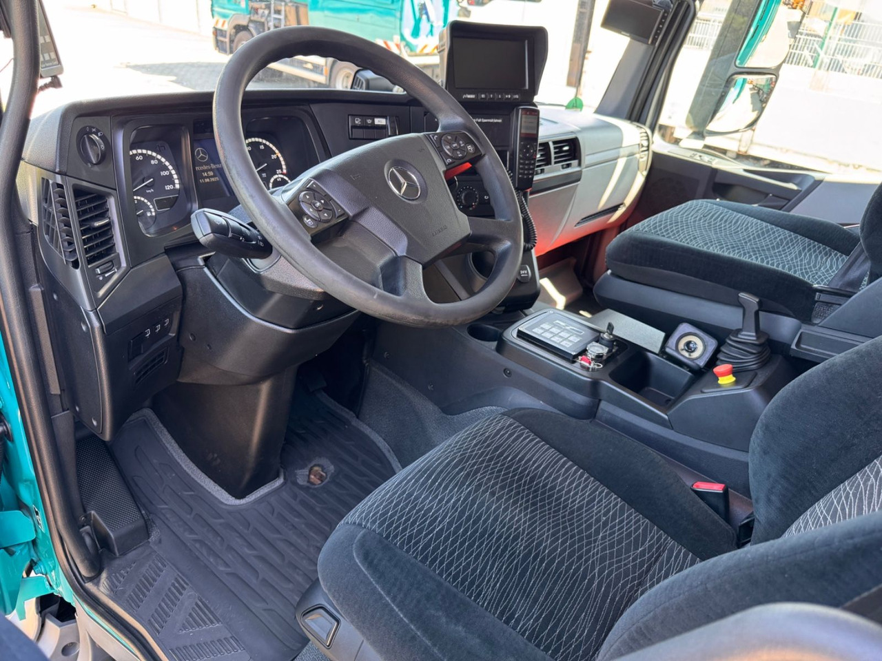 Mercedes-Benz 2533 Antos Müllwagen Zöller ATM bei 90Tkm liising Mercedes-Benz 2533 Antos Müllwagen Zöller ATM bei 90Tkm: pilt 18 Mercedes-Benz 2533 Antos Müllwagen Zöller ATM bei 90Tkm liising Mercedes-Benz 2533 Antos Müllwagen Zöller ATM bei 90Tkm: pilt 18