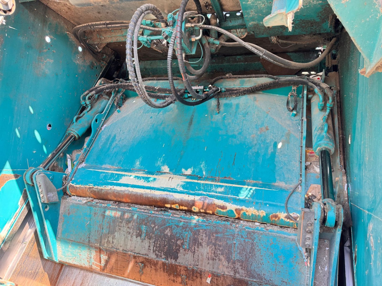 Mercedes-Benz 2533 Antos Müllwagen Zöller ATM bei 90Tkm liising Mercedes-Benz 2533 Antos Müllwagen Zöller ATM bei 90Tkm: pilt 15 Mercedes-Benz 2533 Antos Müllwagen Zöller ATM bei 90Tkm liising Mercedes-Benz 2533 Antos Müllwagen Zöller ATM bei 90Tkm: pilt 15