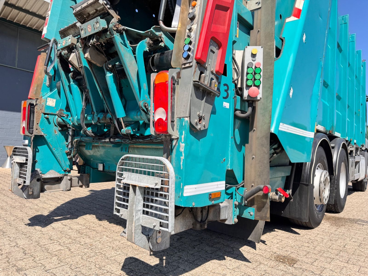 Mercedes-Benz 2533 Antos Müllwagen Zöller ATM bei 90Tkm liising Mercedes-Benz 2533 Antos Müllwagen Zöller ATM bei 90Tkm: pilt 11 Mercedes-Benz 2533 Antos Müllwagen Zöller ATM bei 90Tkm liising Mercedes-Benz 2533 Antos Müllwagen Zöller ATM bei 90Tkm: pilt 11