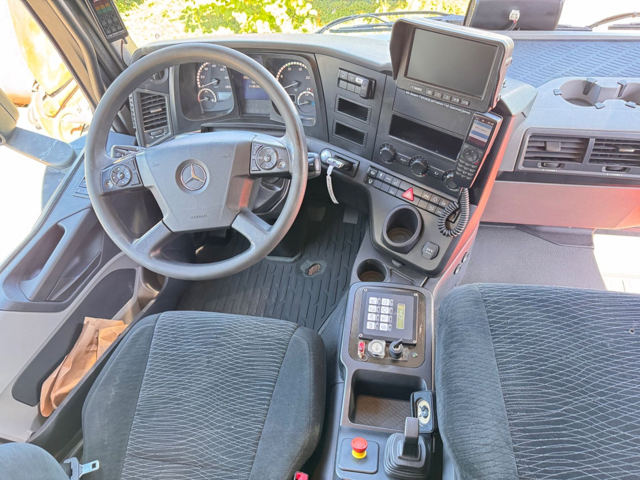 Mercedes-Benz 2533 Antos Müllwagen Zöller ATM bei 90Tkm liising Mercedes-Benz 2533 Antos Müllwagen Zöller ATM bei 90Tkm: pilt 17 Mercedes-Benz 2533 Antos Müllwagen Zöller ATM bei 90Tkm liising Mercedes-Benz 2533 Antos Müllwagen Zöller ATM bei 90Tkm: pilt 17