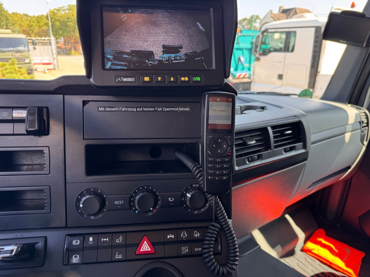 Mercedes-Benz 2533 Antos Müllwagen Zöller ATM bei 90Tkm liising Mercedes-Benz 2533 Antos Müllwagen Zöller ATM bei 90Tkm: pilt 19 Mercedes-Benz 2533 Antos Müllwagen Zöller ATM bei 90Tkm liising Mercedes-Benz 2533 Antos Müllwagen Zöller ATM bei 90Tkm: pilt 19