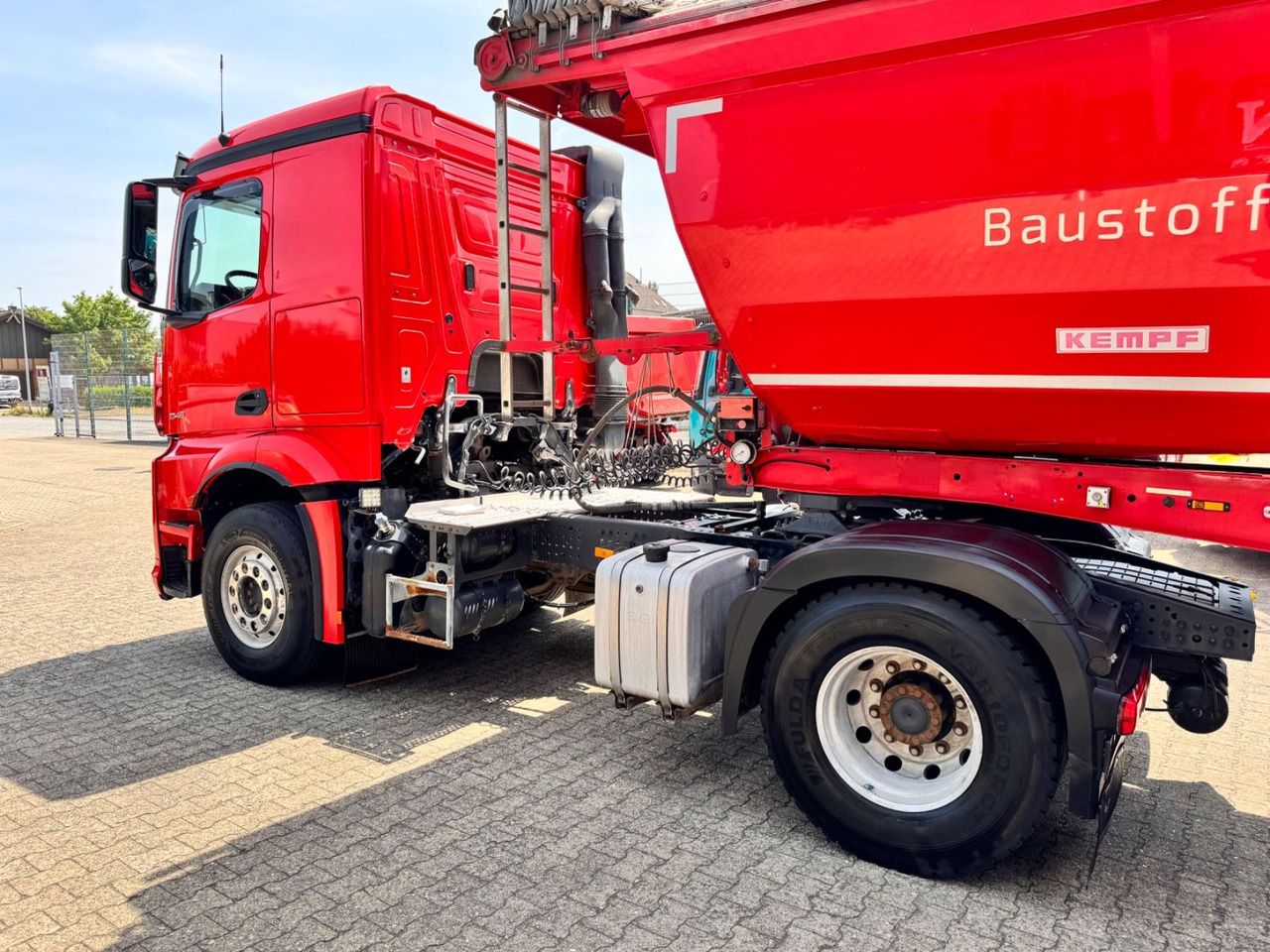 Mercedes-Benz 1846 Actros LS Kipphydraulik Alcoa - Sadulveok: pilt 3 Mercedes-Benz 1846 Actros LS Kipphydraulik Alcoa - Sadulveok: pilt 3