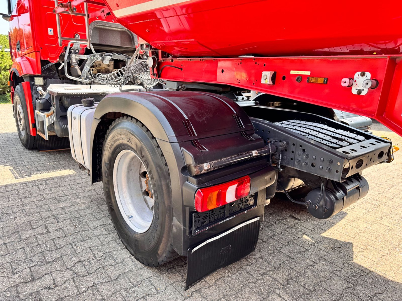 Mercedes-Benz 1846 Actros LS Kipphydraulik Alcoa - Sadulveok: pilt 4 Mercedes-Benz 1846 Actros LS Kipphydraulik Alcoa - Sadulveok: pilt 4