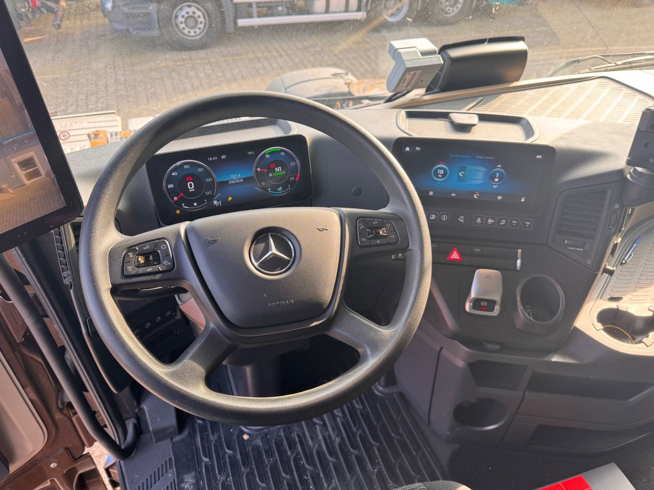Mercedes-Benz 1848 Actros 5 BigSPace - Sadulveok: pilt 3 Mercedes-Benz 1848 Actros 5 BigSPace - Sadulveok: pilt 3