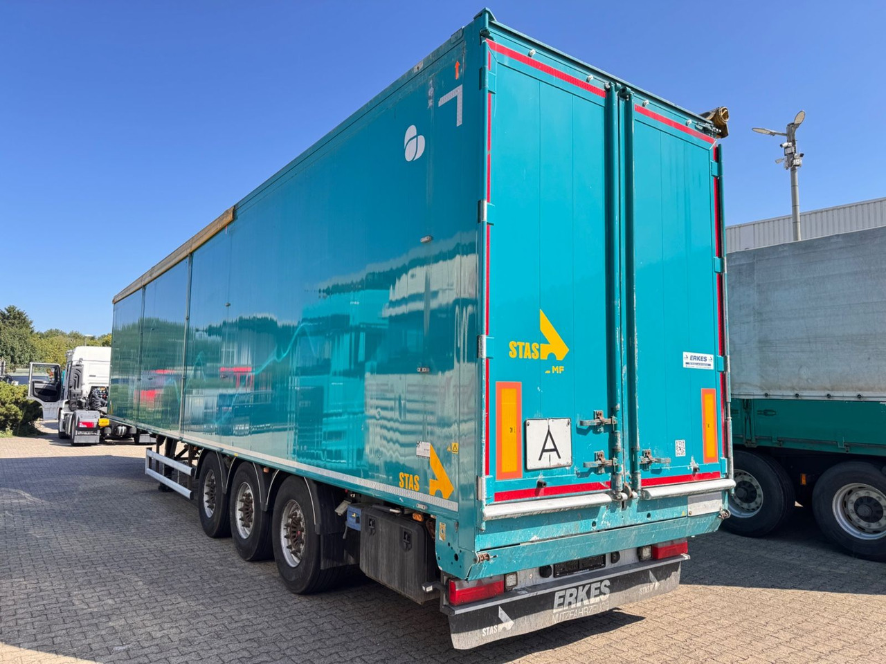 Stas S 300 ZX Walkingfloor Schubboden 2 x Vorhanden - Kõndimisalaga poolhaagised: pilt 5 Stas S 300 ZX Walkingfloor Schubboden 2 x Vorhanden - Kõndimisalaga poolhaagised: pilt 5