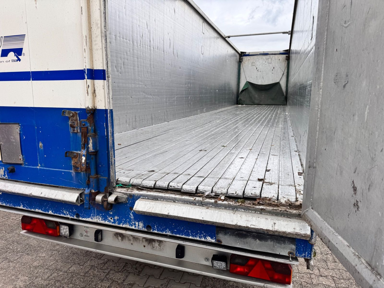 Stas S300 ZX Walkingfloor 3 x Vorhanden TÜV NEU - Kõndimisalaga poolhaagised: pilt 5 Stas S300 ZX Walkingfloor 3 x Vorhanden TÜV NEU - Kõndimisalaga poolhaagised: pilt 5