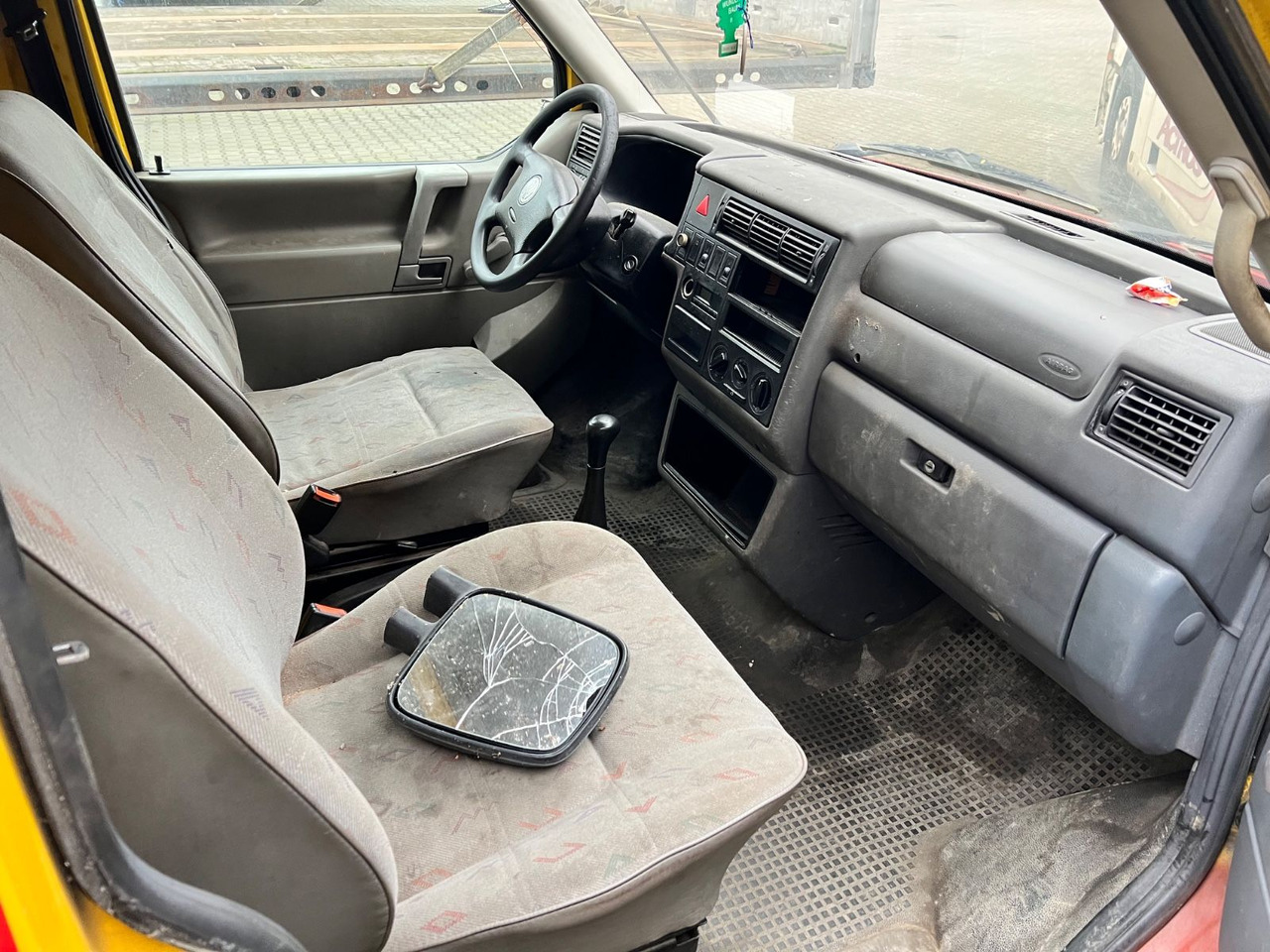 Volkswagen T4 2.5 TDi Kasten - Väike kaubik: pilt 5 Volkswagen T4 2.5 TDi Kasten - Väike kaubik: pilt 5