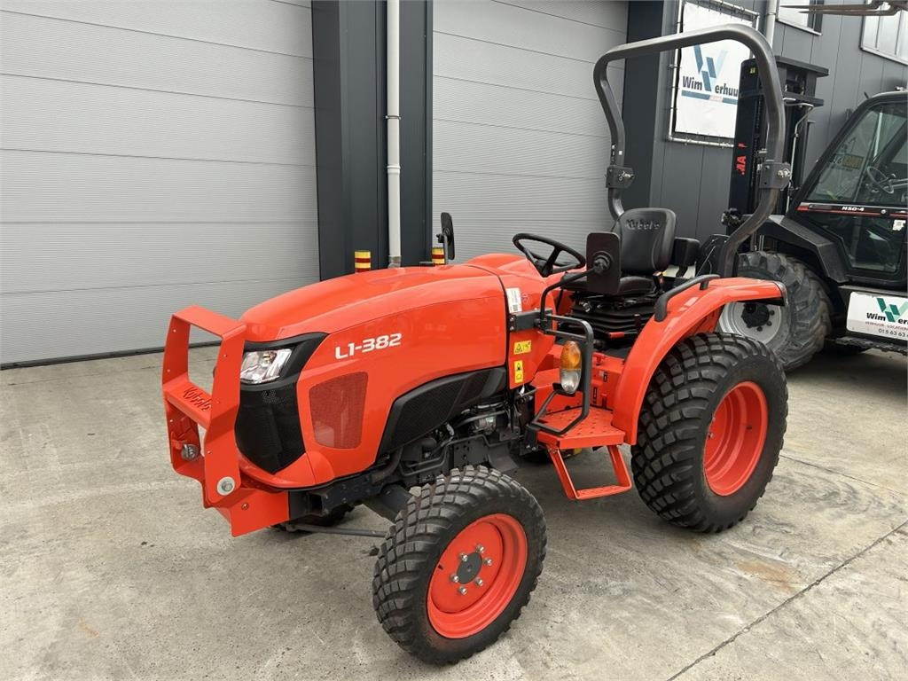 Kubota L1-382 (7325)  - Munitsipaaltraktor: pilt 1 Kubota L1-382 (7325)  - Munitsipaaltraktor: pilt 1