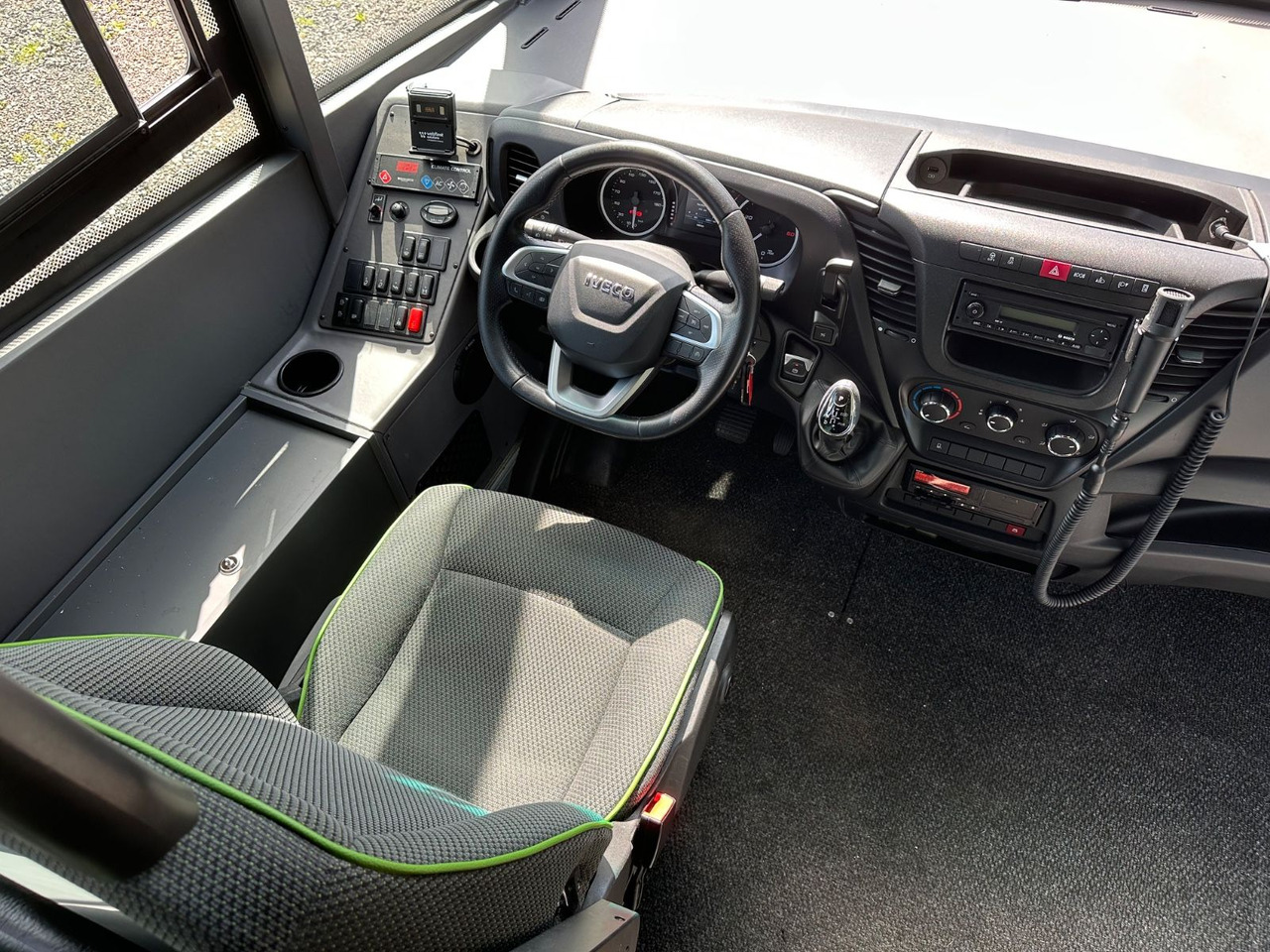 Iveco Rapido 70C18 (wenig Km*7.2t*33 Sitze) Rosero - Väikebuss, Mikrobuss: pilt 3 Iveco Rapido 70C18 (wenig Km*7.2t*33 Sitze) Rosero - Väikebuss, Mikrobuss: pilt 3