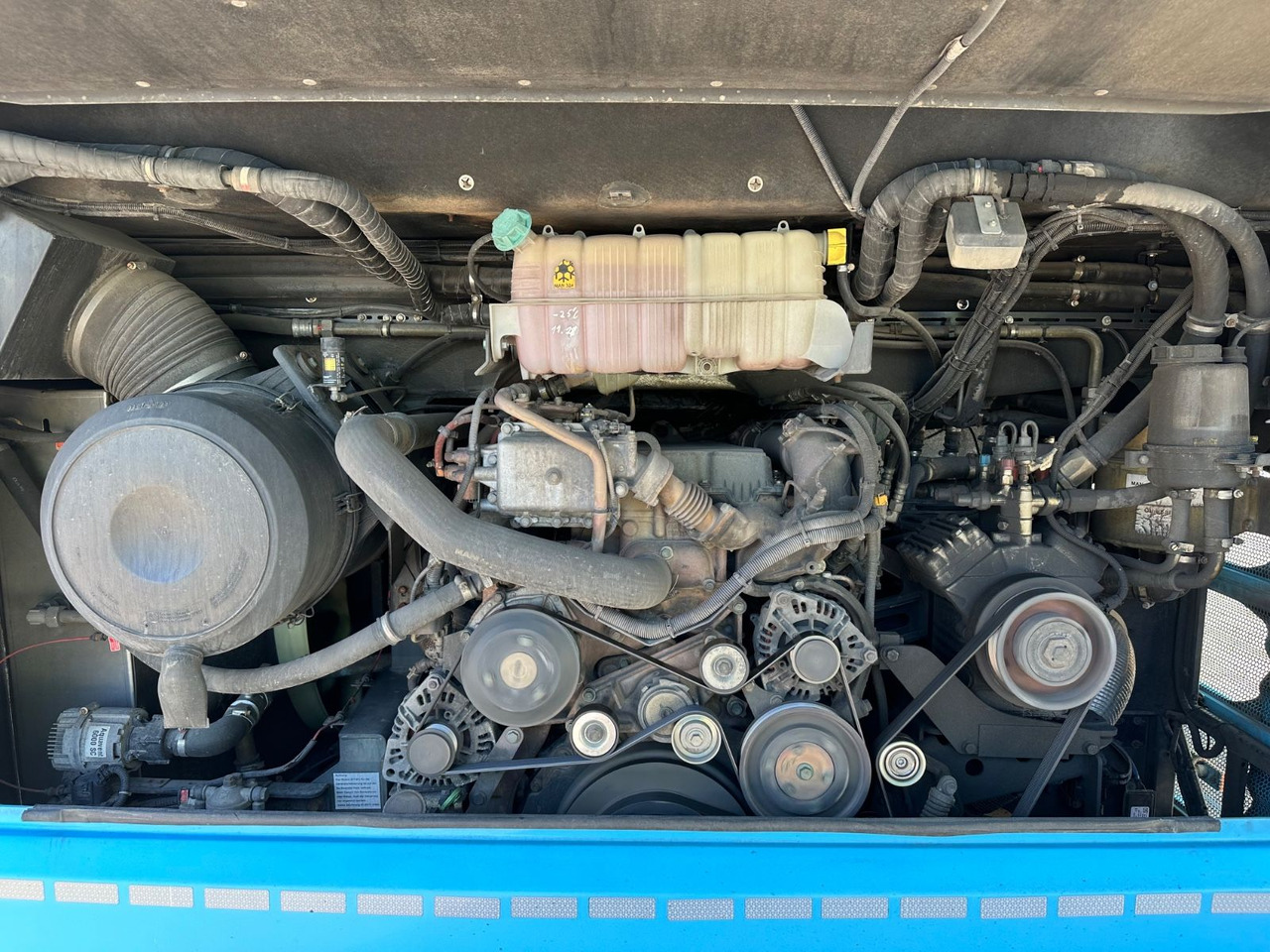 MAN R08 Lions Coach L (60 Sitze*Schalt) - Kaugsõidu buss: pilt 3 MAN R08 Lions Coach L (60 Sitze*Schalt) - Kaugsõidu buss: pilt 3