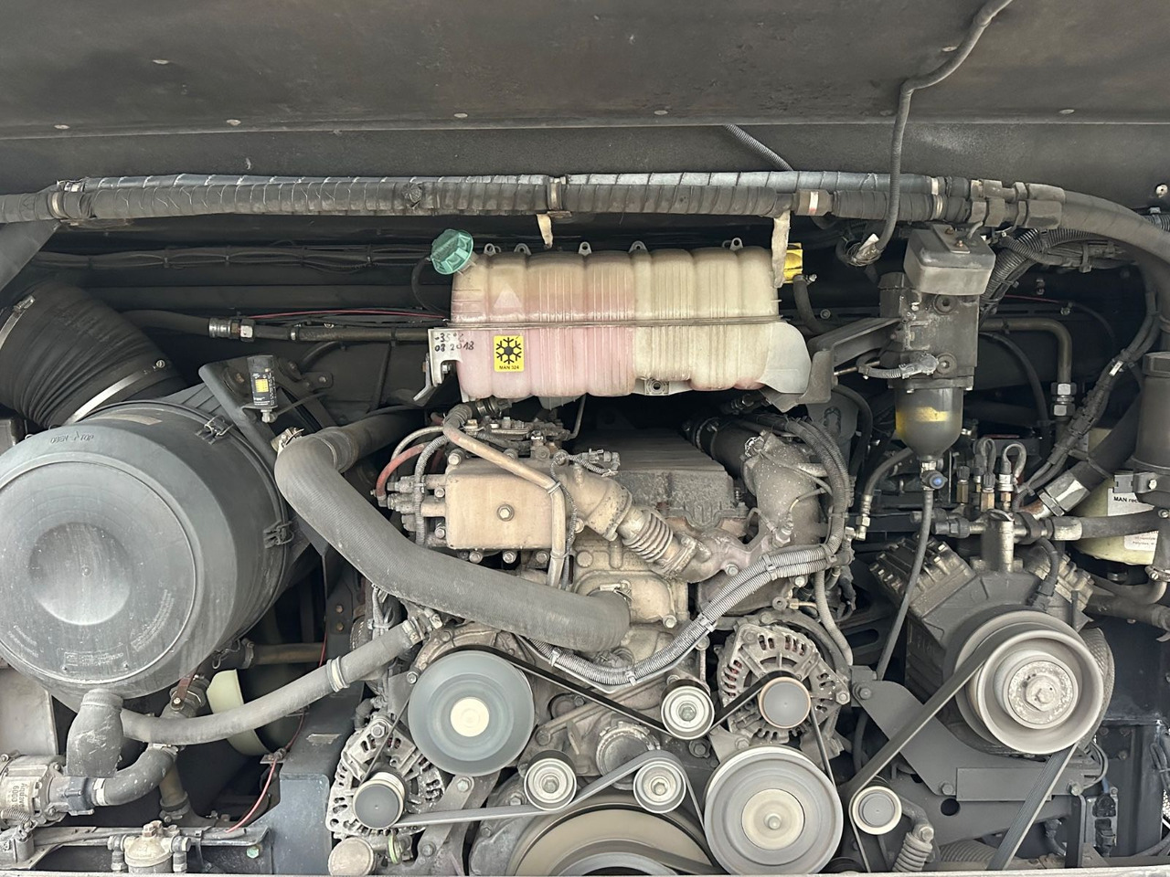 MAN R08 Lions Coach L (wenig Km*Behinderten gerecht) MAN R08 Lions Coach L (wenig Km*Behinderten gerecht) - Kaugsõidu buss: pilt 4 MAN R08 Lions Coach L (wenig Km*Behinderten gerecht) MAN R08 Lions Coach L (wenig Km*Behinderten gerecht) - Kaugsõidu buss: pilt 4