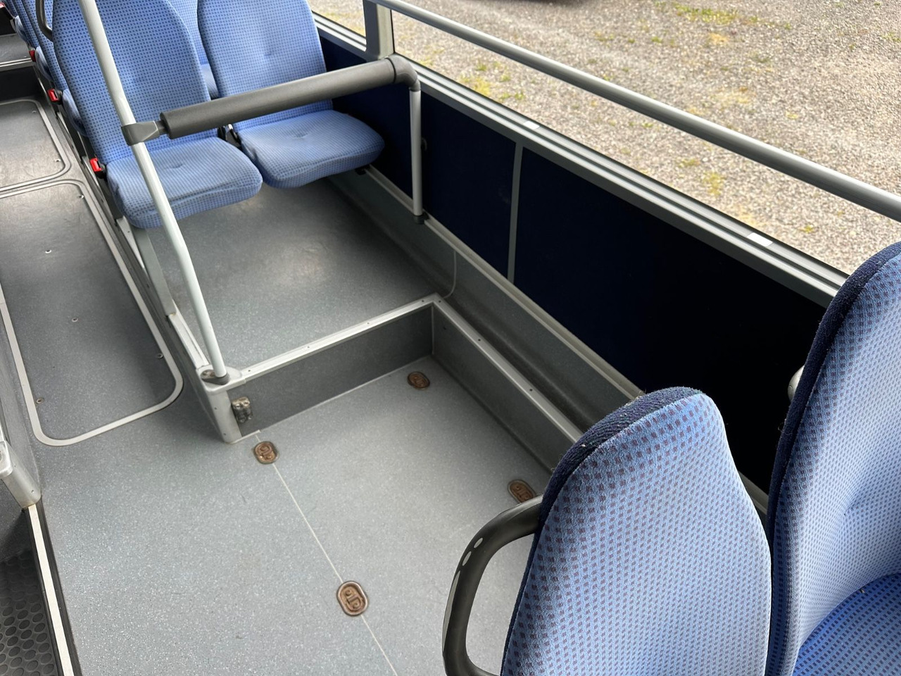 Maakonnaliini buss Mercedes-Benz O550 Integro (56 Sitze*Klima*Schalt): pilt 17