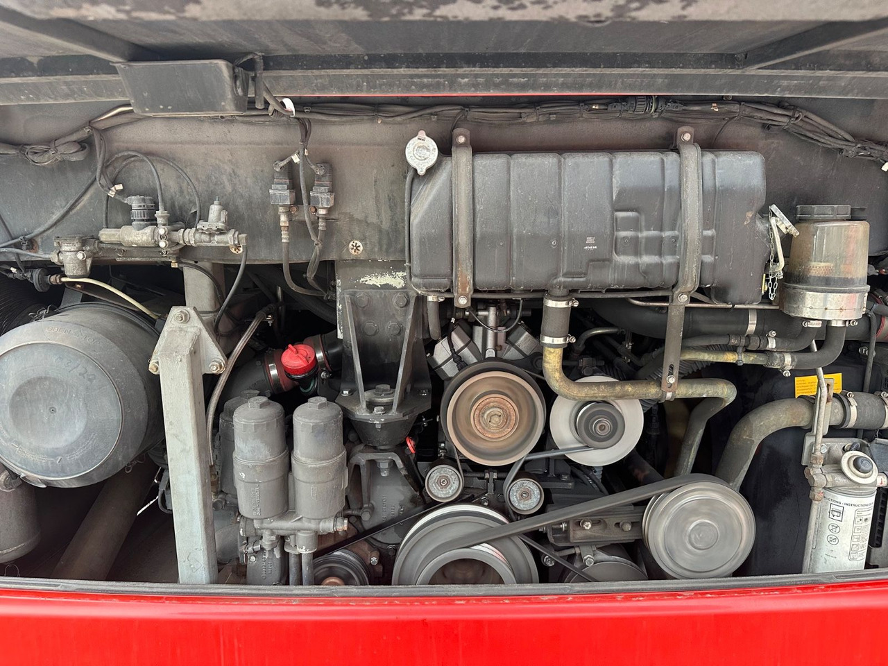 Mercedes-Benz O550 Integro (58 Sitze*Klima) - Maakonnaliini buss: pilt 4 Mercedes-Benz O550 Integro (58 Sitze*Klima) - Maakonnaliini buss: pilt 4