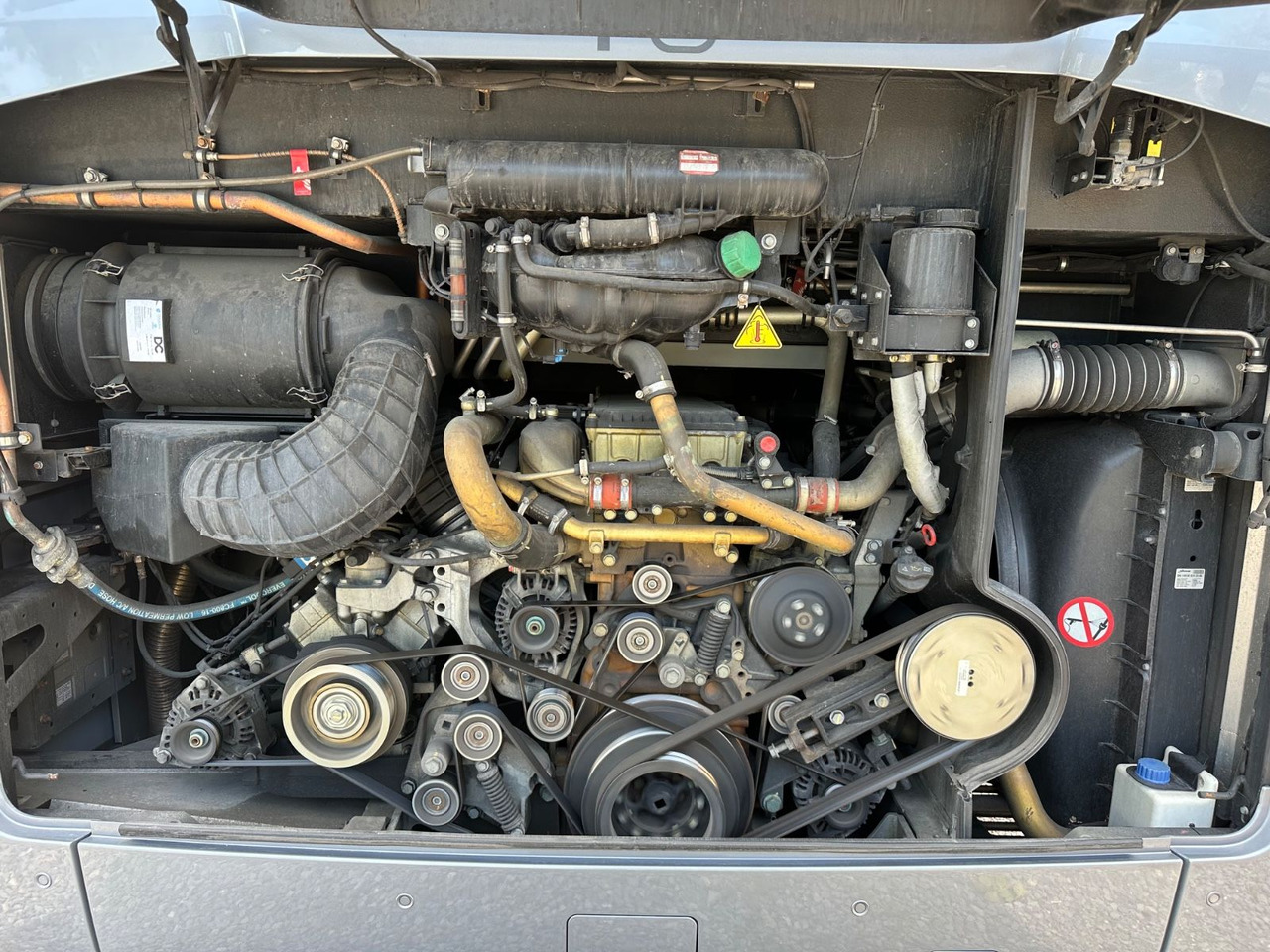 Mercedes-Benz Tourismo E 15 RHD (wenig Km*TOP*DE) - Kaugsõidu buss: pilt 4 Mercedes-Benz Tourismo E 15 RHD (wenig Km*TOP*DE) - Kaugsõidu buss: pilt 4