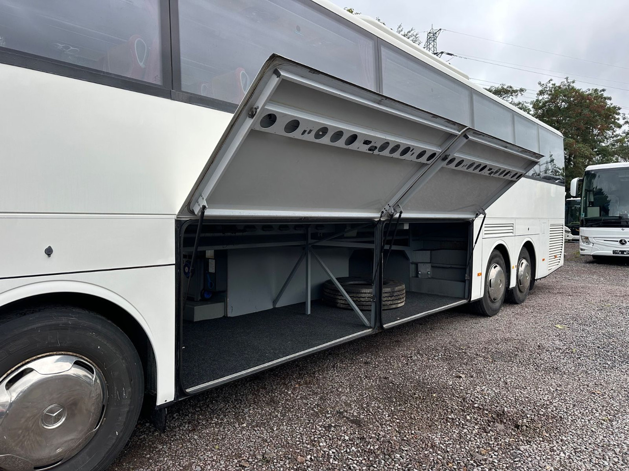Mercedes-Benz Tourismo O350 16 RHD-M (56 Sitze*DE*TOP) - Kaugsõidu buss: pilt 4 Mercedes-Benz Tourismo O350 16 RHD-M (56 Sitze*DE*TOP) - Kaugsõidu buss: pilt 4