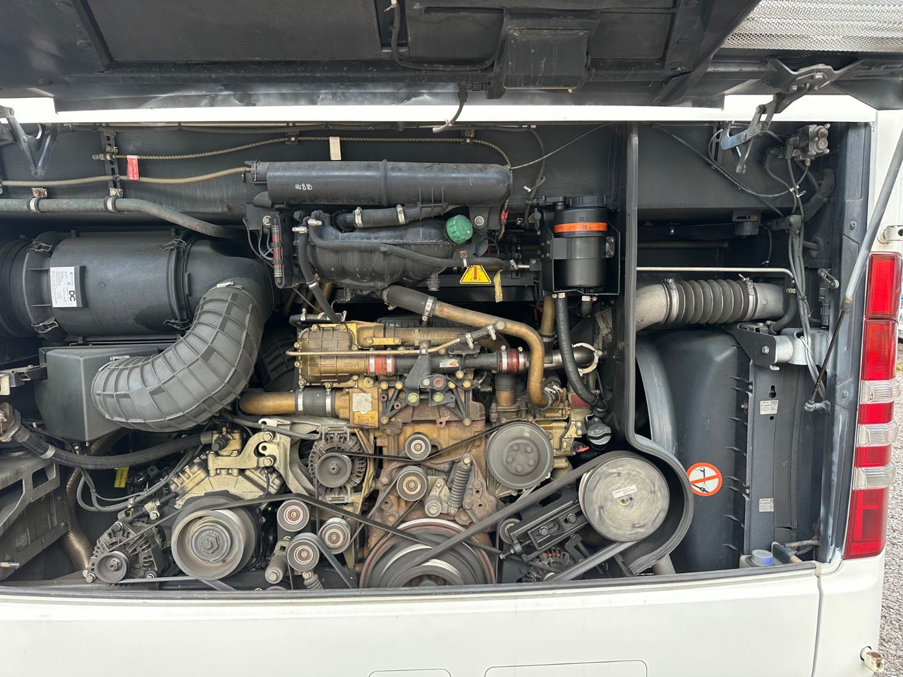 Mercedes-Benz Travego O580 16 RHD-M (LuxLine*Euro 6*TOP*DE) - Kaugsõidu buss: pilt 5 Mercedes-Benz Travego O580 16 RHD-M (LuxLine*Euro 6*TOP*DE) - Kaugsõidu buss: pilt 5