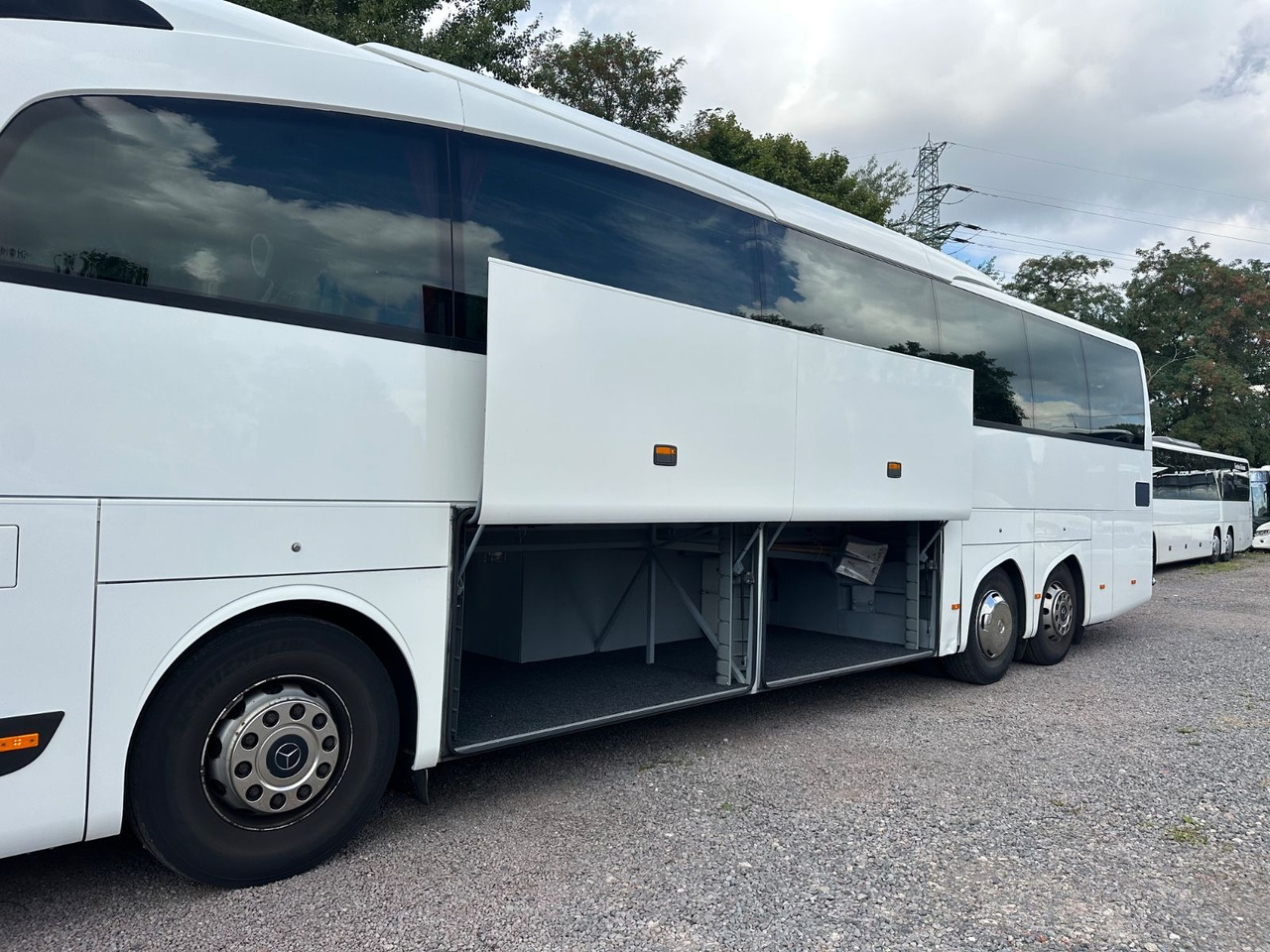 Mercedes-Benz Travego O580 16 RHD-M (LuxLine*Euro 6*TOP*DE) - Kaugsõidu buss: pilt 4 Mercedes-Benz Travego O580 16 RHD-M (LuxLine*Euro 6*TOP*DE) - Kaugsõidu buss: pilt 4