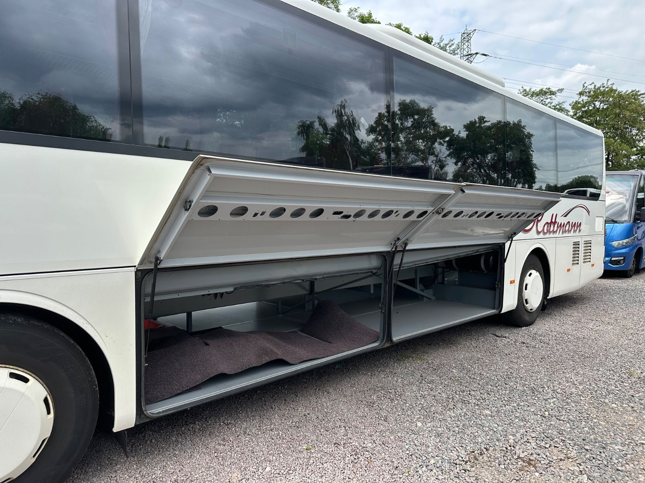 Setra S 415 UL Business (54 SchlafSitze*Klima)UL-GT - Maakonnaliini buss: pilt 4 Setra S 415 UL Business (54 SchlafSitze*Klima)UL-GT - Maakonnaliini buss: pilt 4