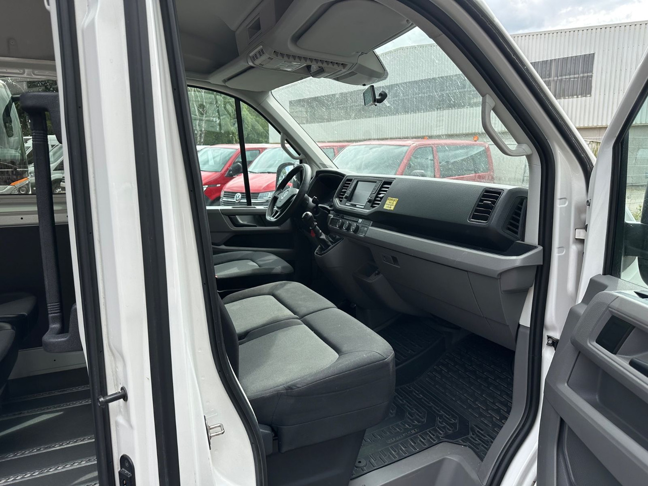 Volkswagen Crafter (PDC*StandHz.*Behinderten gerecht) - Mikrobuss: pilt 5 Volkswagen Crafter (PDC*StandHz.*Behinderten gerecht) - Mikrobuss: pilt 5