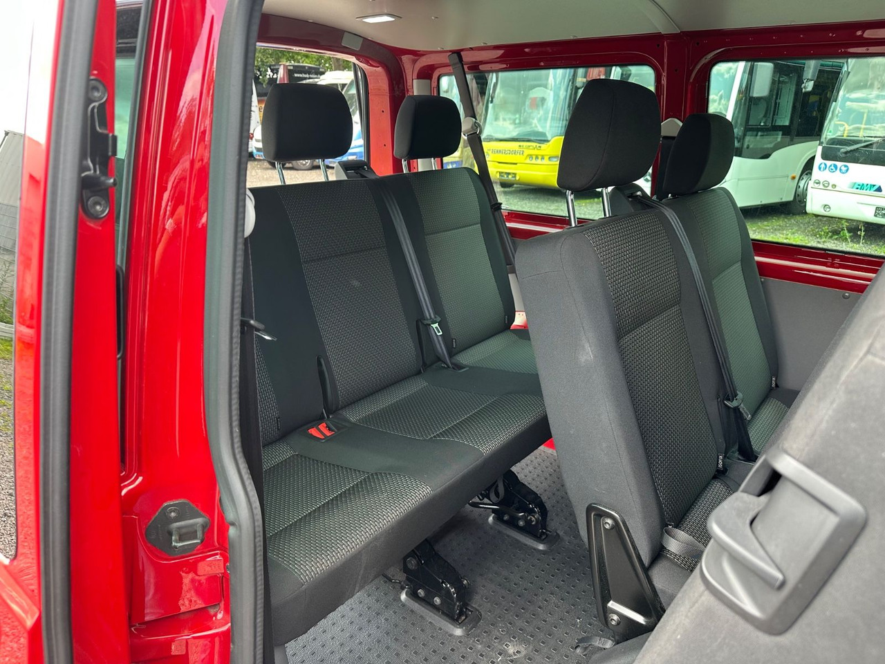 Volkswagen T6 Kombi (PDC Hi*ACC*StandHz*9 Sitzer*AC) - Mikrobuss: pilt 4 Volkswagen T6 Kombi (PDC Hi*ACC*StandHz*9 Sitzer*AC) - Mikrobuss: pilt 4